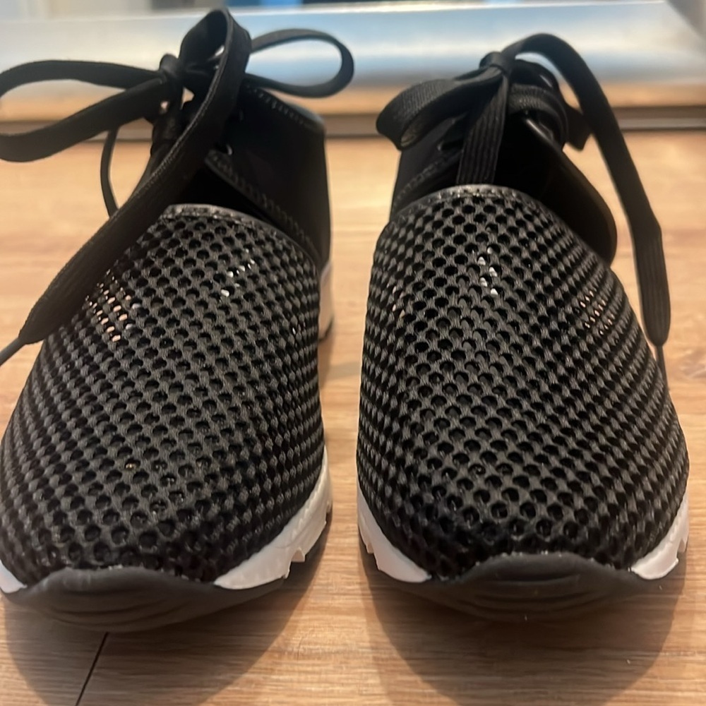 All Black Amazing Mesh Sneakers, Black, Sz 40, EUC - Picture 5 of 10